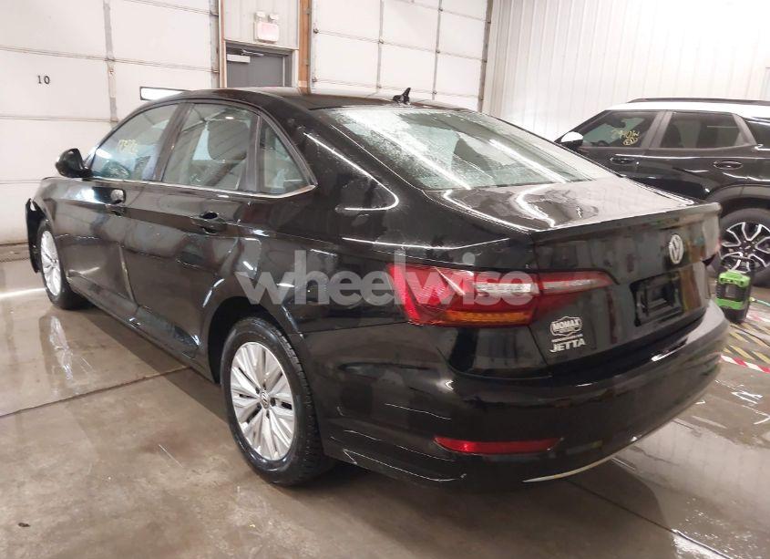 Photo 3 of 2019 Volkswagen Jetta 1.4T R-LINE/1.4T S/1.4T SE (VIN 3VWC57BUXKM142134)