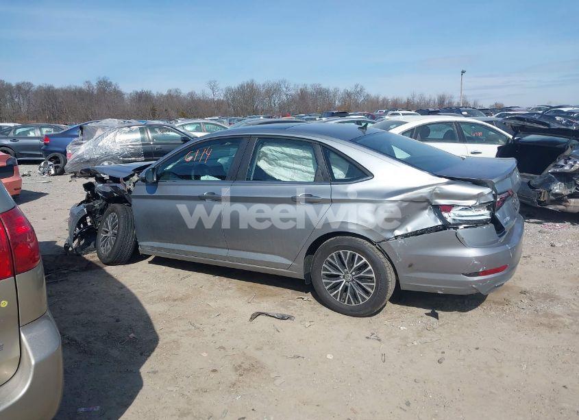 Photo 14 of 2019 Volkswagen Jetta 1.4T R-LINE/1.4T S/1.4T SE (VIN 3VWC57BUXKM191799)