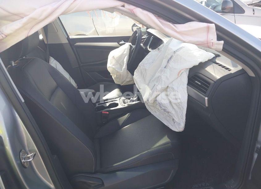 Photo 5 of 2019 Volkswagen Jetta 1.4T R-LINE/1.4T S/1.4T SE (VIN 3VWC57BUXKM191799)