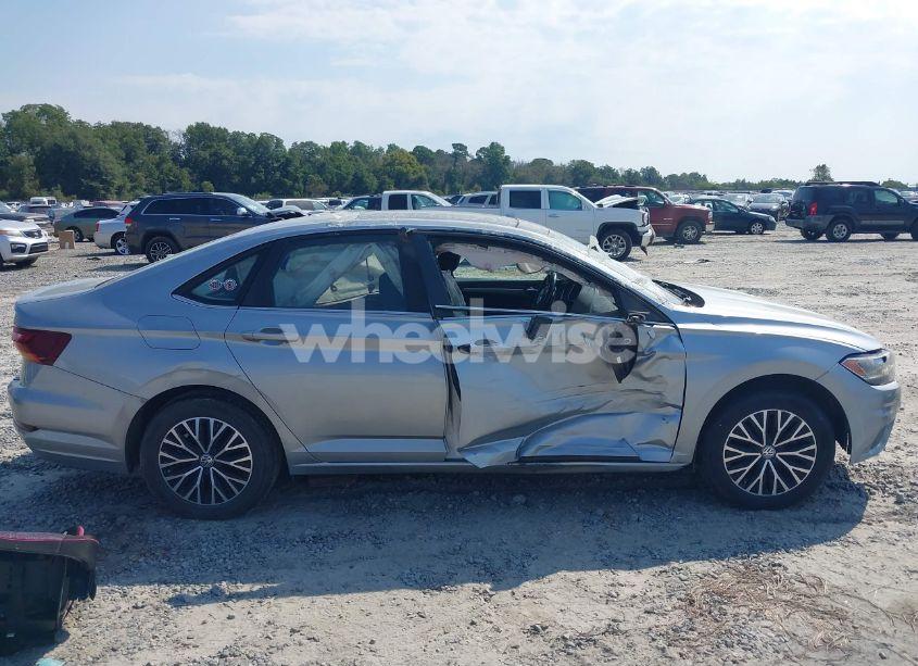 Photo 13 of 2019 Volkswagen Jetta 1.4T R-LINE/1.4T S/1.4T SE (VIN 3VWC57BUXKM195433)