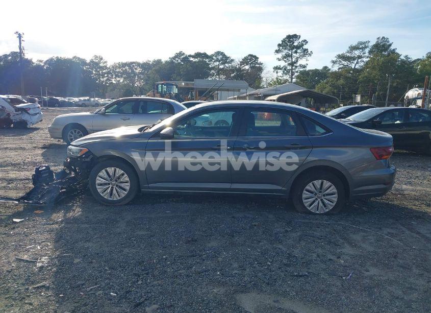 Photo 14 of 2019 Volkswagen Jetta 1.4T R-LINE/1.4T S/1.4T SE (VIN 3VWC57BUXKM240628)