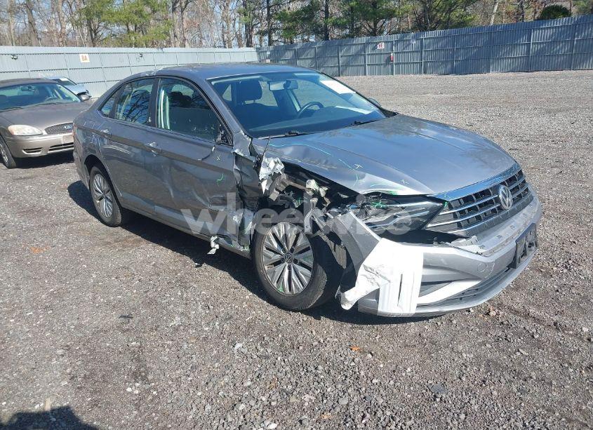 2019 Volkswagen Jetta 1.4T R-LINE/1.4T S/1.4T SE (VIN 3VWC57BUXKM242671) main photo