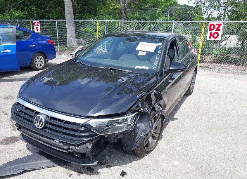 Photo 2 of 2020 Volkswagen Jetta 1.4T R-LINE/1.4T S/1.4T SE (VIN 3VWC57BUXLM079215)