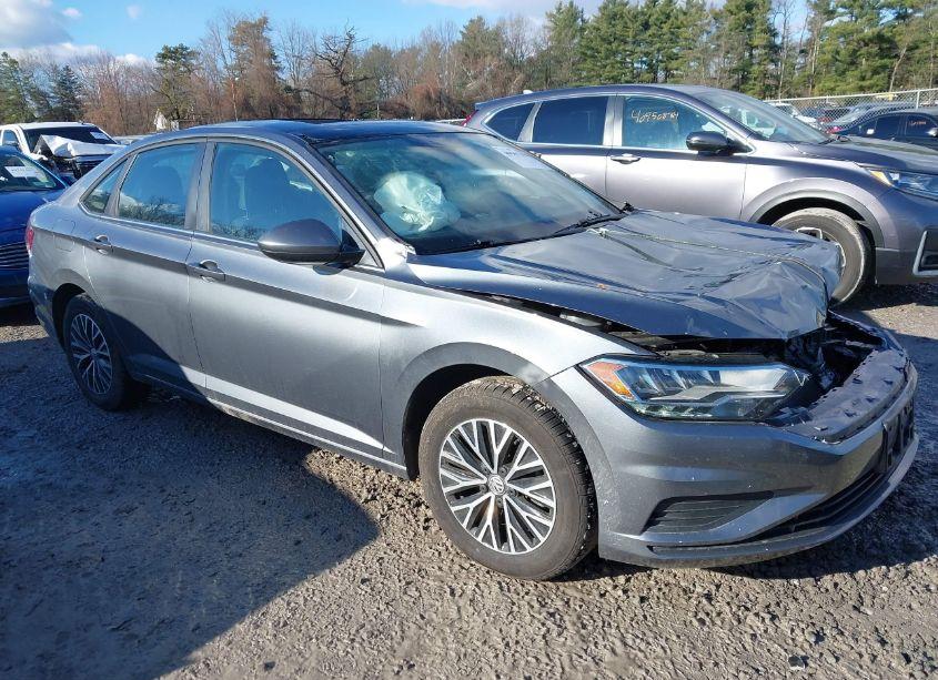 2020 Volkswagen Jetta 1.4T R-LINE/1.4T S/1.4T SE (VIN 3VWC57BUXLM084737) main photo