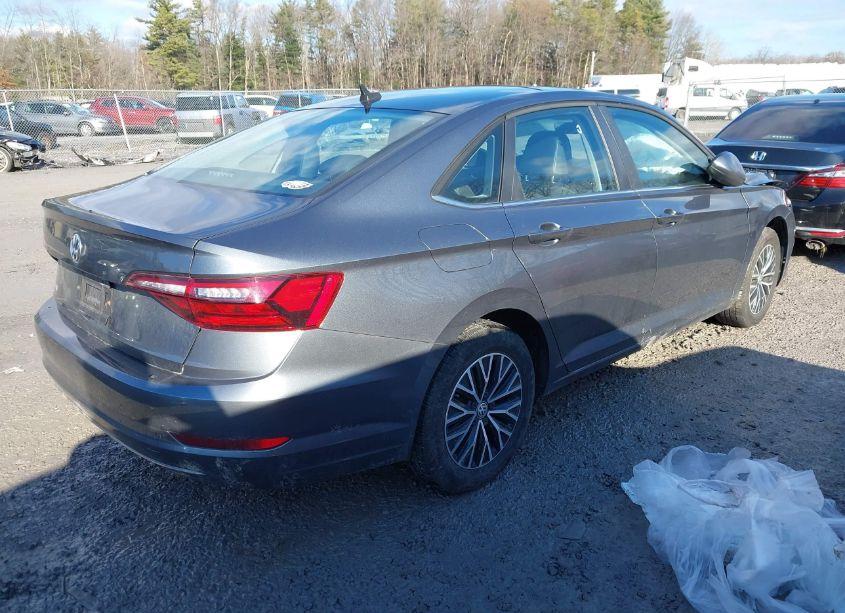 Photo 4 of 2020 Volkswagen Jetta 1.4T R-LINE/1.4T S/1.4T SE (VIN 3VWC57BUXLM084737)