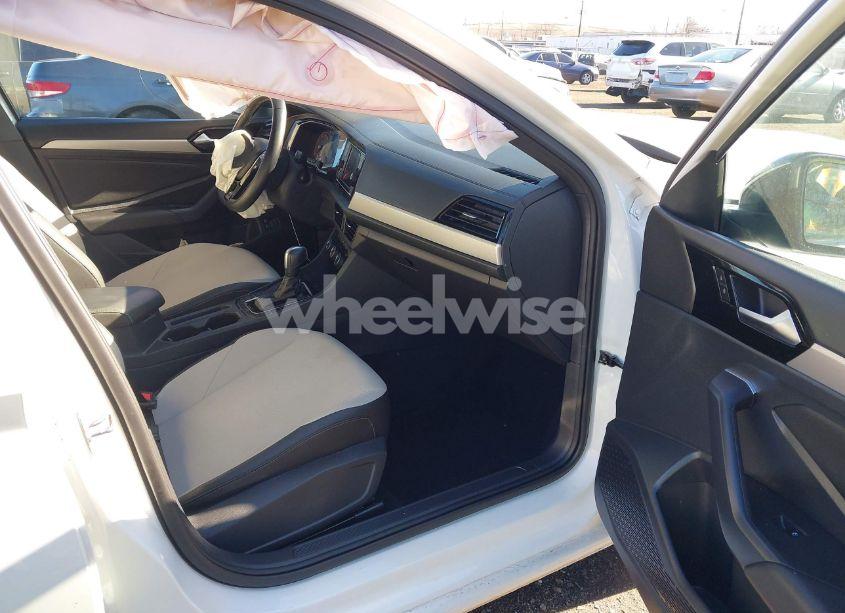 Photo 5 of 2020 Volkswagen Jetta 1.4T R-LINE/1.4T S/1.4T SE (VIN 3VWC57BUXLM089291)