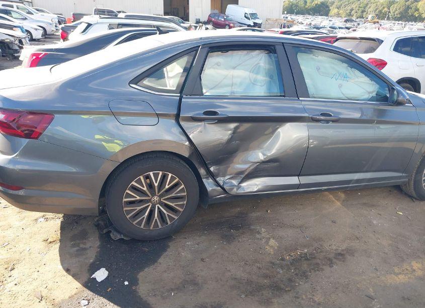 Photo 6 of 2021 Volkswagen Jetta 1.4T R-LINE/1.4T S/1.4T SE (VIN 3VWC57BUXMM005195)