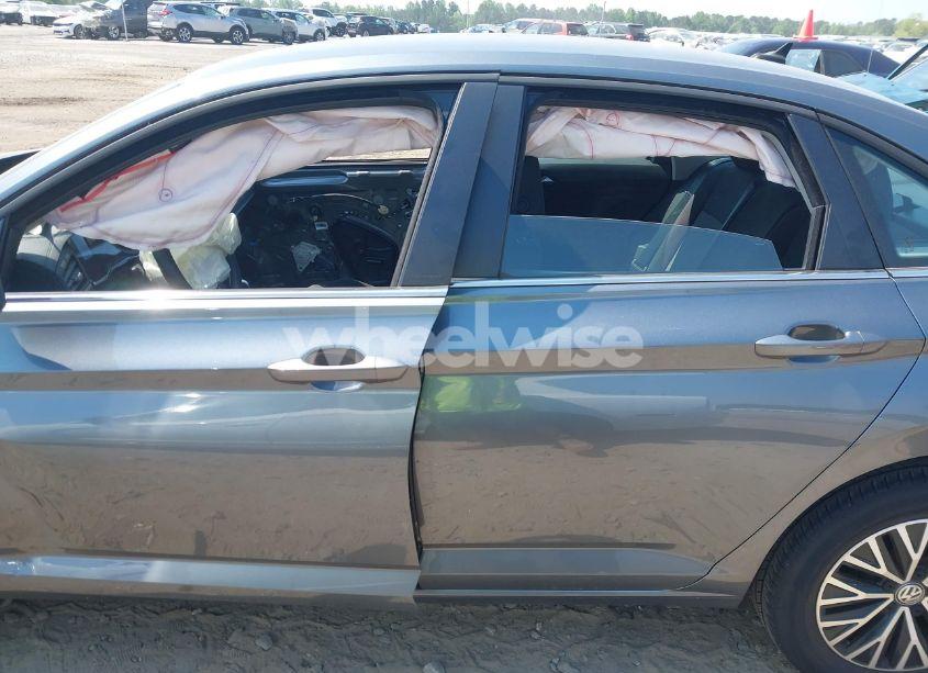 Photo 14 of 2021 Volkswagen Jetta 1.4T R-LINE/1.4T S/1.4T SE (VIN 3VWC57BUXMM027732)