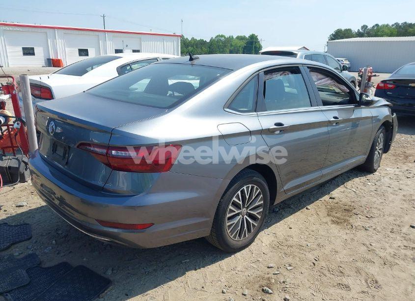 Photo 4 of 2021 Volkswagen Jetta 1.4T R-LINE/1.4T S/1.4T SE (VIN 3VWC57BUXMM027732)