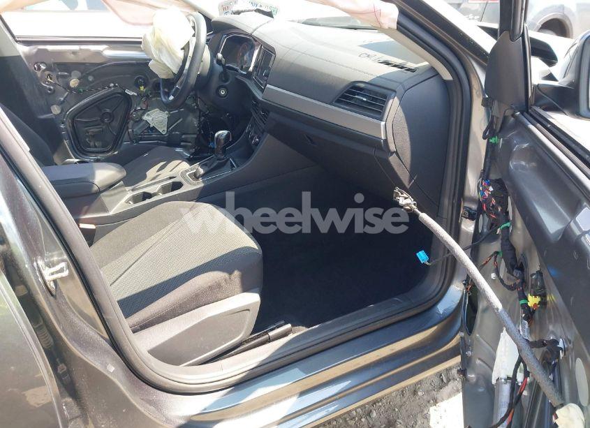 Photo 5 of 2021 Volkswagen Jetta 1.4T R-LINE/1.4T S/1.4T SE (VIN 3VWC57BUXMM027732)