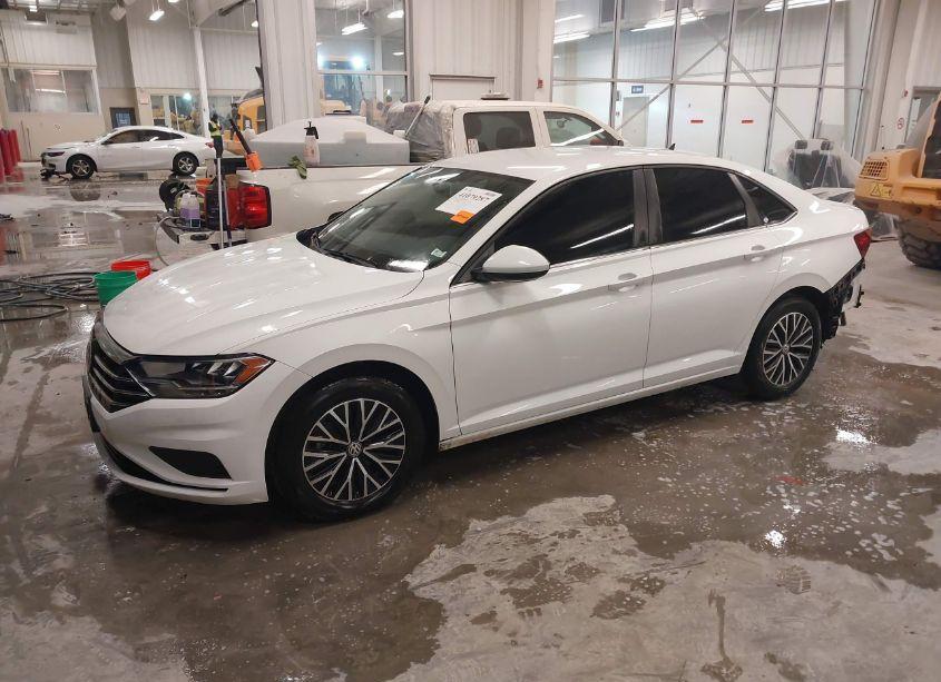 Photo 2 of 2021 Volkswagen Jetta 1.4T R-LINE/1.4T S/1.4T SE (VIN 3VWC57BUXMM069818)