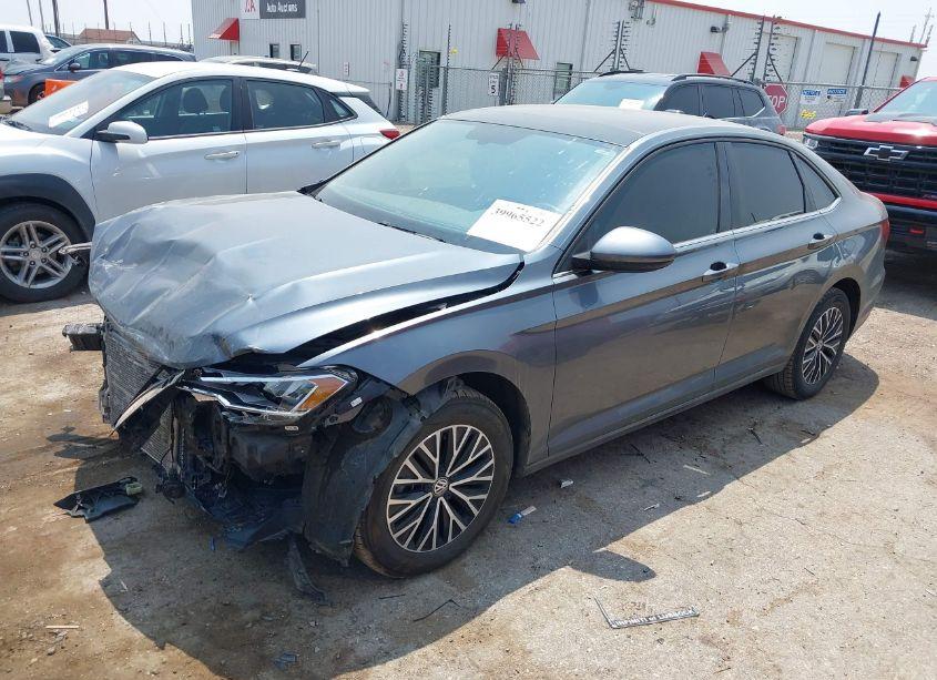 Photo 2 of 2021 Volkswagen Jetta 1.4T R-LINE/1.4T S/1.4T SE (VIN 3VWC57BUXMM078969)