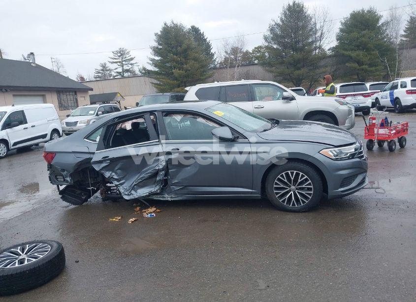 Photo 13 of 2021 Volkswagen Jetta 1.4T R-LINE/1.4T S/1.4T SE (VIN 3VWC57BUXMM087025)