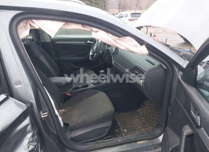 Photo 5 of 2021 Volkswagen Jetta 1.4T R-LINE/1.4T S/1.4T SE (VIN 3VWC57BUXMM087025)