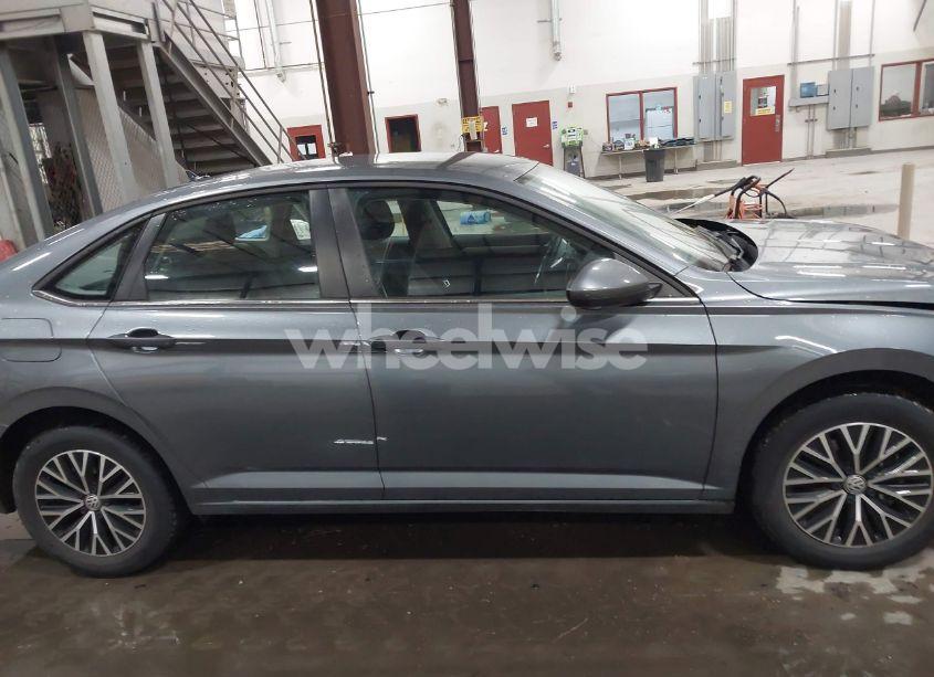 Photo 13 of 2021 Volkswagen Jetta 1.4T R-LINE/1.4T S/1.4T SE (VIN 3VWC57BUXMM088756)