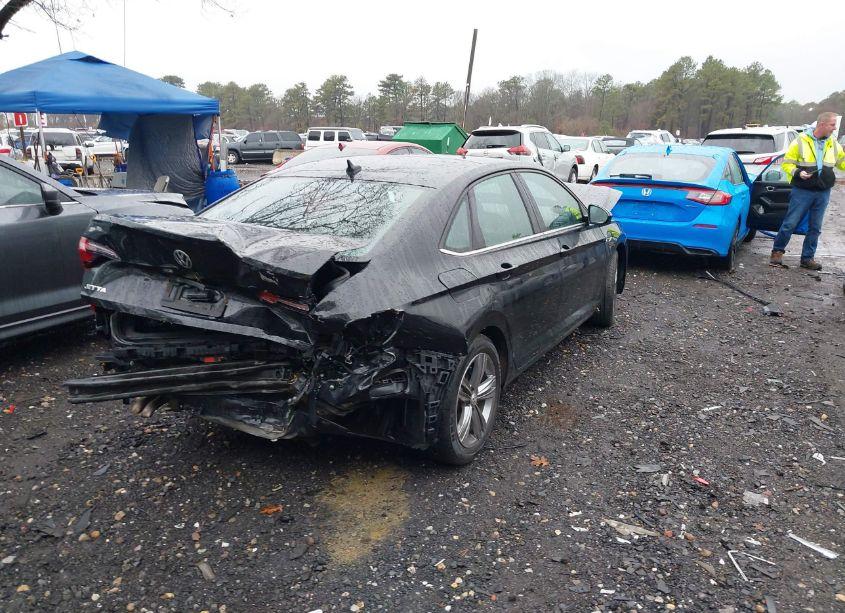 Photo 4 of 2021 Volkswagen Jetta 1.4T R-LINE/1.4T S/1.4T SE (VIN 3VWC57BUXMM098946)