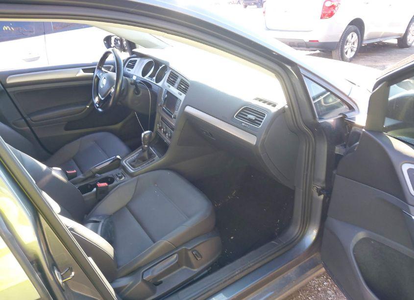 Photo 5 of 2015 Volkswagen Golf SPORTWAGEN TDI S 4-DOOR (VIN 3VWCA7AU1FM505942)