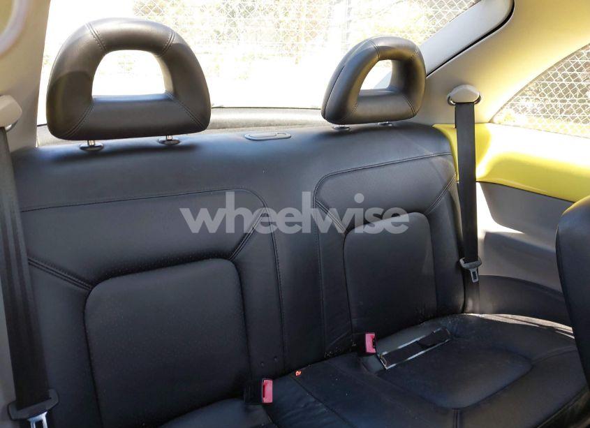 Photo 8 of 2001 Volkswagen New BEETLE GLS (VIN 3VWCB21C01M446348)