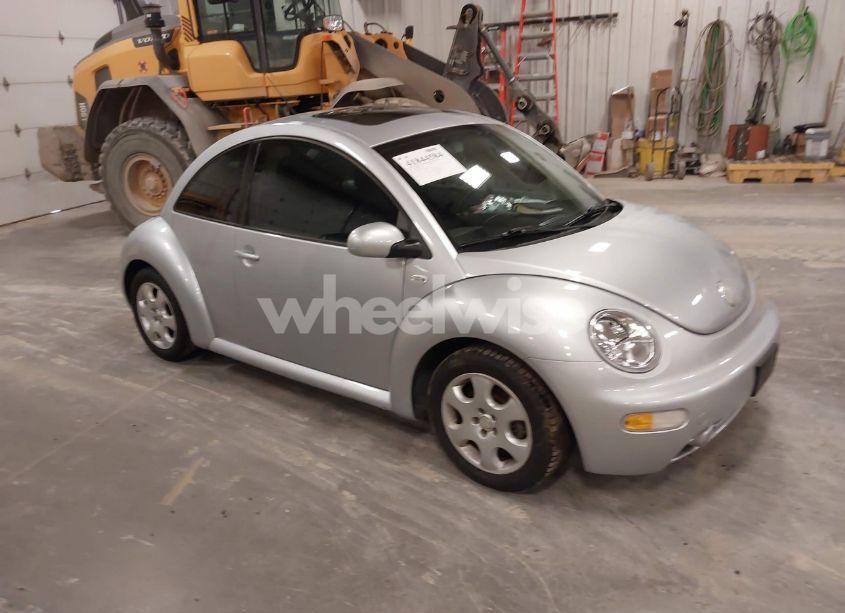 2002 Volkswagen New BEETLE GLS (VIN 3VWCB21C32M461251) main photo