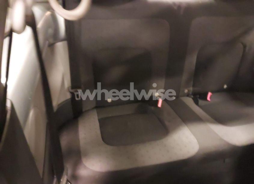 Photo 8 of 2002 Volkswagen New BEETLE GLS (VIN 3VWCB21C32M461251)