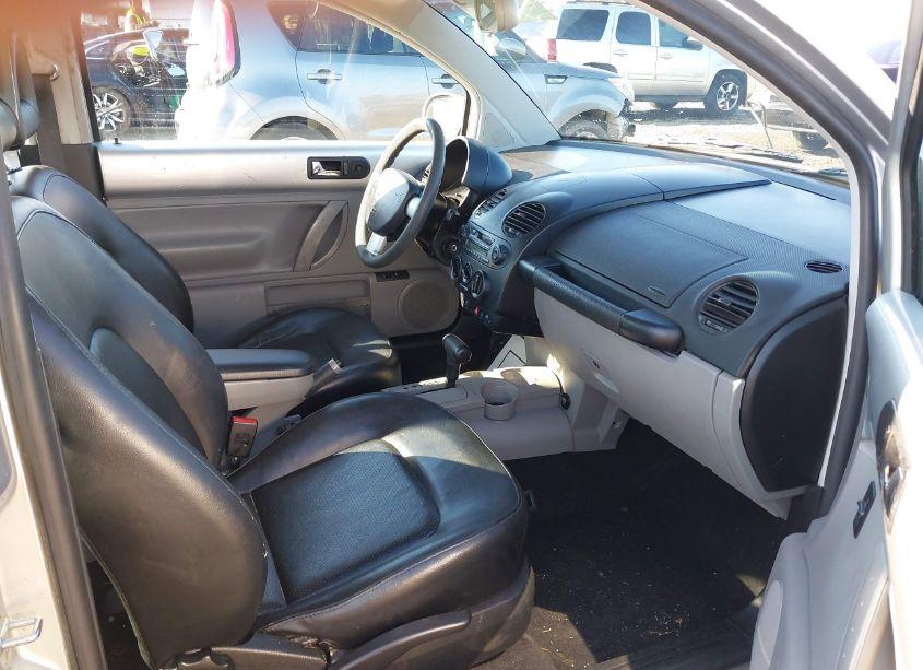 Photo 5 of 2001 Volkswagen New BEETLE GLS (VIN 3VWCB21CX1M438371)