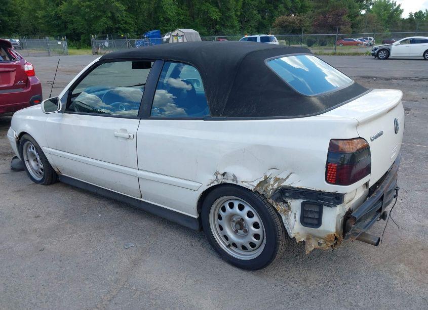 Photo 3 of 1999 Volkswagen Cabrio GL (VIN 3VWCB61E5XM813861)