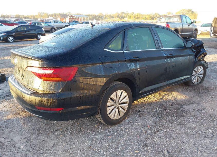 Photo 4 of 2019 Volkswagen Jetta 1.4T R-LINE/1.4T S/1.4T SE (VIN 3VWCB7BU0KM213267)