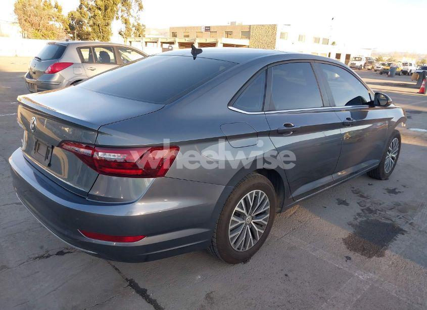 Photo 4 of 2020 Volkswagen Jetta 1.4T R-LINE/1.4T S/1.4T SE (VIN 3VWCB7BU0LM011031)