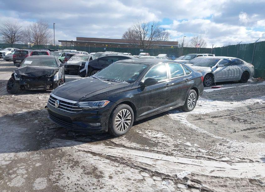 Photo 2 of 2019 Volkswagen Jetta 1.4T R-LINE/1.4T S/1.4T SE (VIN 3VWCB7BU1KM155833)