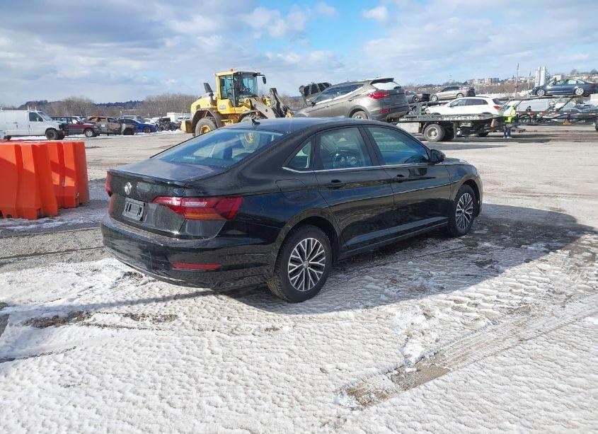 Photo 4 of 2019 Volkswagen Jetta 1.4T R-LINE/1.4T S/1.4T SE (VIN 3VWCB7BU1KM155833)