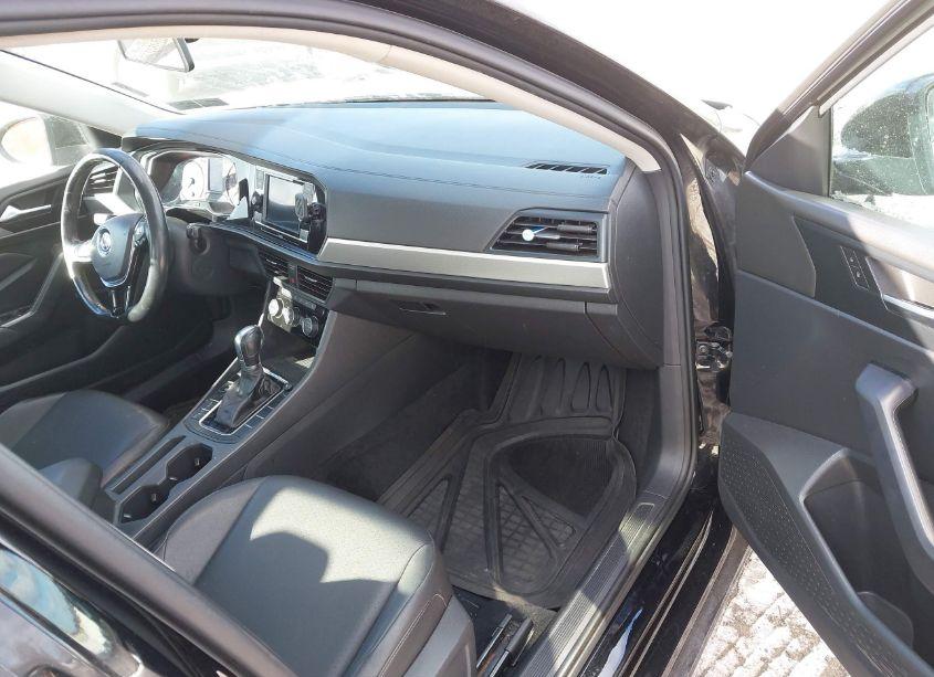 Photo 5 of 2019 Volkswagen Jetta 1.4T R-LINE/1.4T S/1.4T SE (VIN 3VWCB7BU1KM155833)