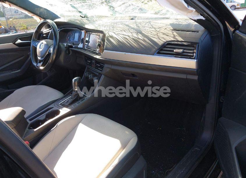 Photo 5 of 2019 Volkswagen Jetta 1.4T R-LINE/1.4T S/1.4T SE (VIN 3VWCB7BU1KM212046)