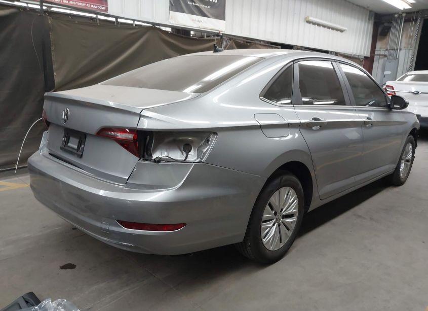 Photo 4 of 2020 Volkswagen Jetta 1.4T R-LINE/1.4T S/1.4T SE (VIN 3VWCB7BU1LM050002)