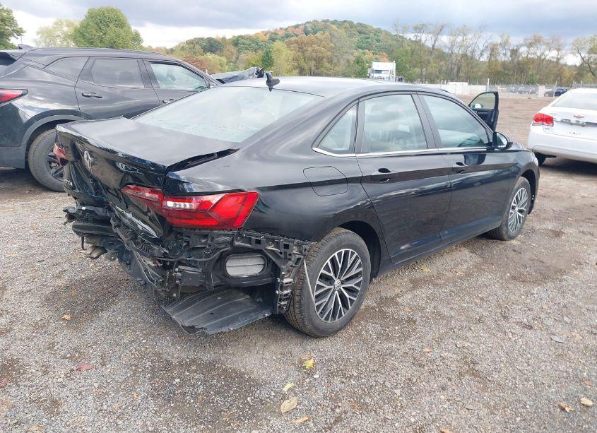 Photo 4 of 2020 Volkswagen Jetta 1.4T R-LINE/1.4T S/1.4T SE (VIN 3VWCB7BU1LM065521)