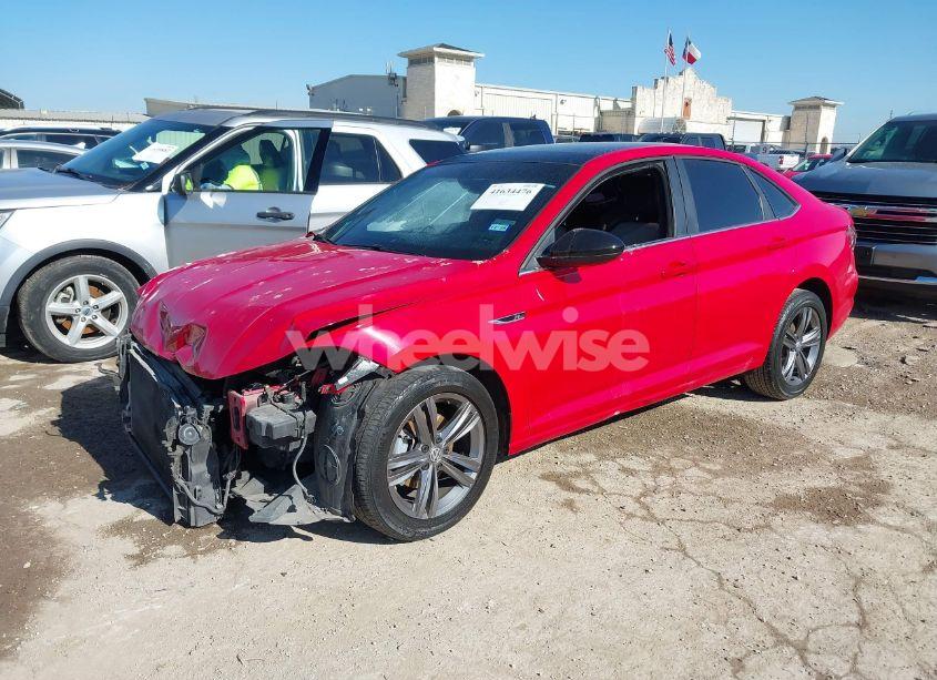 Photo 2 of 2019 Volkswagen Jetta 1.4T R-LINE/1.4T S/1.4T SE (VIN 3VWCB7BU2KM215974)