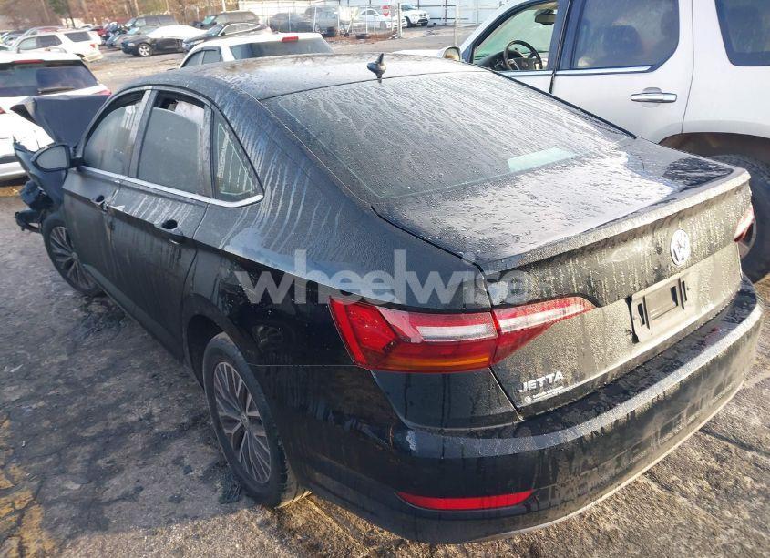 Photo 3 of 2019 Volkswagen Jetta S/SE/R-LINE (VIN 3VWCB7BU2KM246559)