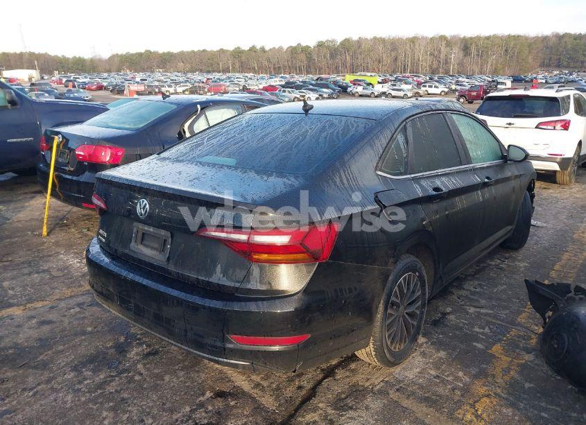 Photo 4 of 2019 Volkswagen Jetta S/SE/R-LINE (VIN 3VWCB7BU2KM246559)