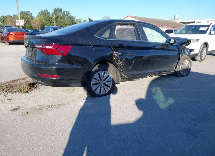 Photo 4 of 2020 Volkswagen Jetta 1.4T R-LINE/1.4T S/1.4T SE (VIN 3VWCB7BU2LM040143)