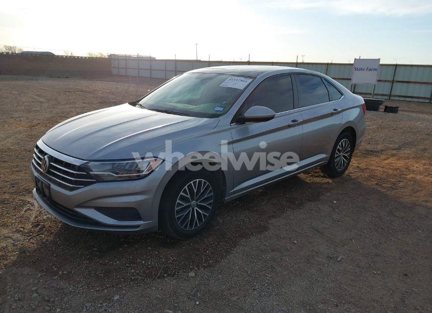 Photo 2 of 2020 Volkswagen Jetta 1.4T R-LINE/1.4T S/1.4T SE (VIN 3VWCB7BU2LM052969)