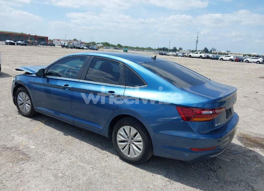 Photo 3 of 2019 Volkswagen Jetta 1.4T R-LINE/1.4T S/1.4T SE (VIN 3VWCB7BU3KM138600)