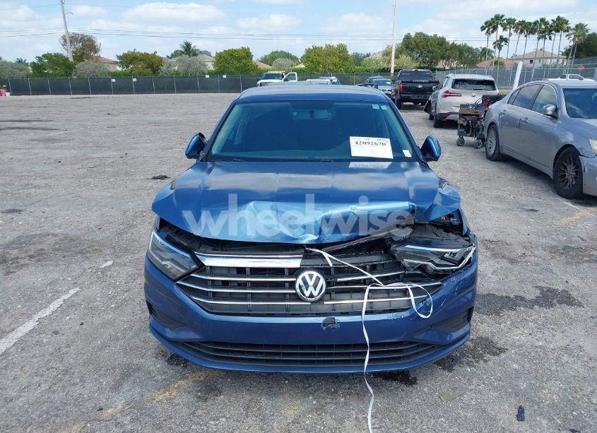 Photo 6 of 2019 Volkswagen Jetta 1.4T R-LINE/1.4T S/1.4T SE (VIN 3VWCB7BU3KM138600)