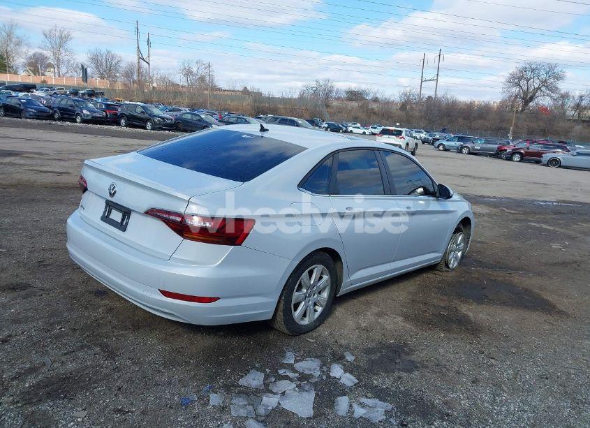 Photo 4 of 2019 Volkswagen Jetta 1.4T R-LINE/1.4T S/1.4T SE (VIN 3VWCB7BU3KM143764)