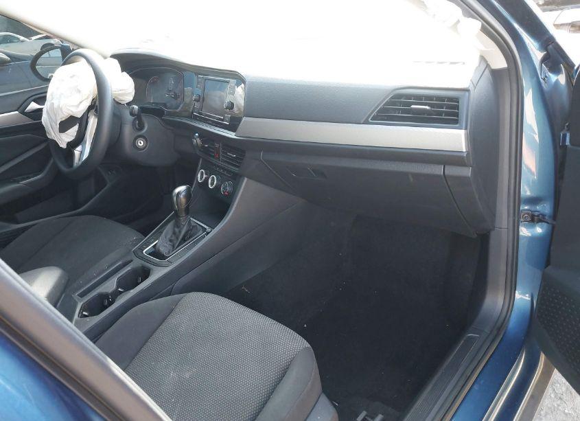 Photo 5 of 2019 Volkswagen Jetta (VIN 3VWCB7BU3KM167854)