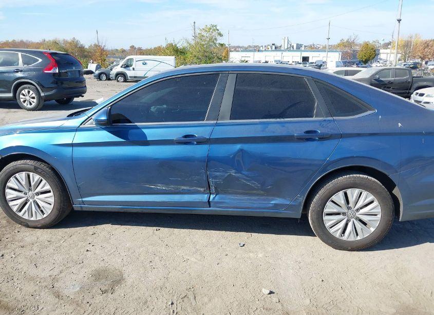 Photo 6 of 2019 Volkswagen Jetta (VIN 3VWCB7BU3KM167854)