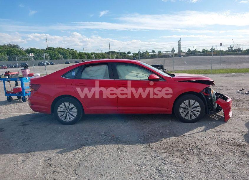 Photo 13 of 2019 Volkswagen Jetta 1.4T R-LINE/1.4T S/1.4T SE (VIN 3VWCB7BU3KM183620)