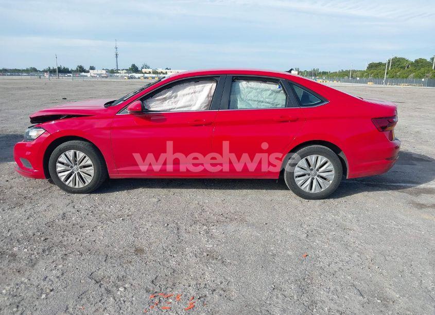 Photo 14 of 2019 Volkswagen Jetta 1.4T R-LINE/1.4T S/1.4T SE (VIN 3VWCB7BU3KM183620)