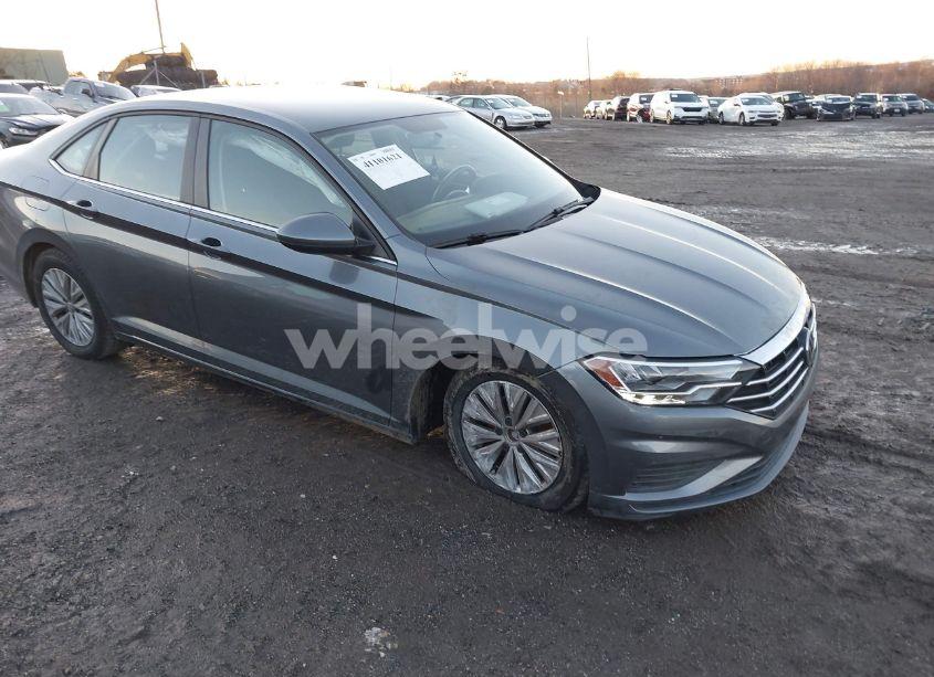 2019 Volkswagen Jetta 1.4T R-LINE/1.4T S/1.4T SE (VIN 3VWCB7BU3KM234730) main photo