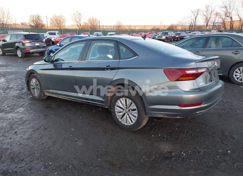 Photo 3 of 2019 Volkswagen Jetta 1.4T R-LINE/1.4T S/1.4T SE (VIN 3VWCB7BU3KM234730)