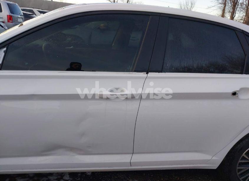 Photo 15 of 2020 Volkswagen Jetta 1.4T R-LINE/1.4T S/1.4T SE (VIN 3VWCB7BU3LM002727)