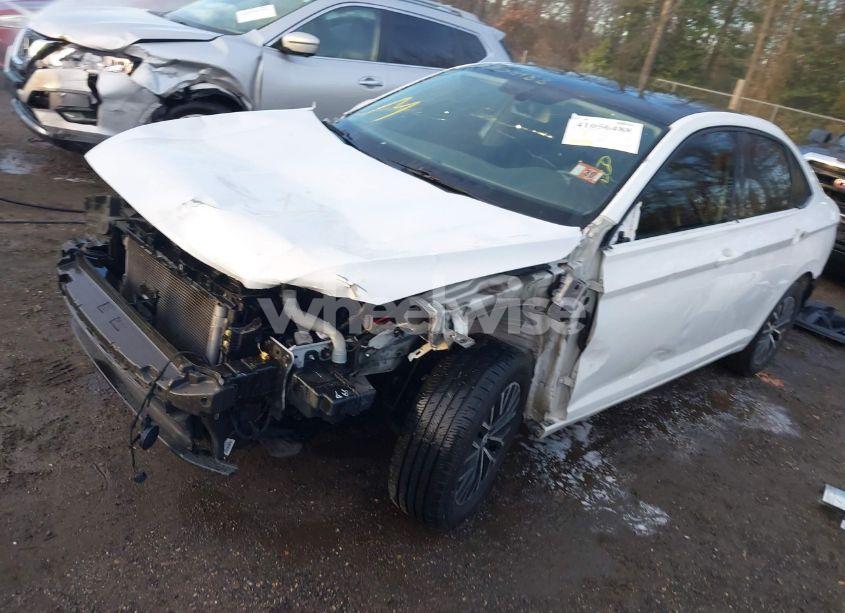 Photo 2 of 2020 Volkswagen Jetta 1.4T R-LINE/1.4T S/1.4T SE (VIN 3VWCB7BU3LM002727)